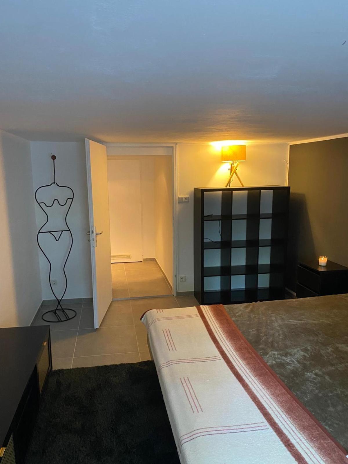 Schoene 2-zimmer In Sehr Guter Lage Köln