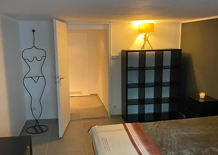 Schoene 2-Zimmer Wohnung In Sehr Guter Lage
