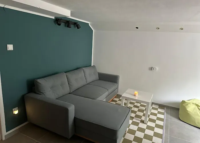 Schoene 2-Zimmer Wohnung In Sehr Guter Lage
