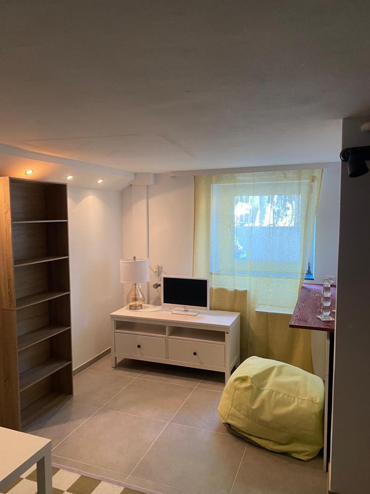 Appartement Schoene 2-zimmer In Sehr Guter Lage